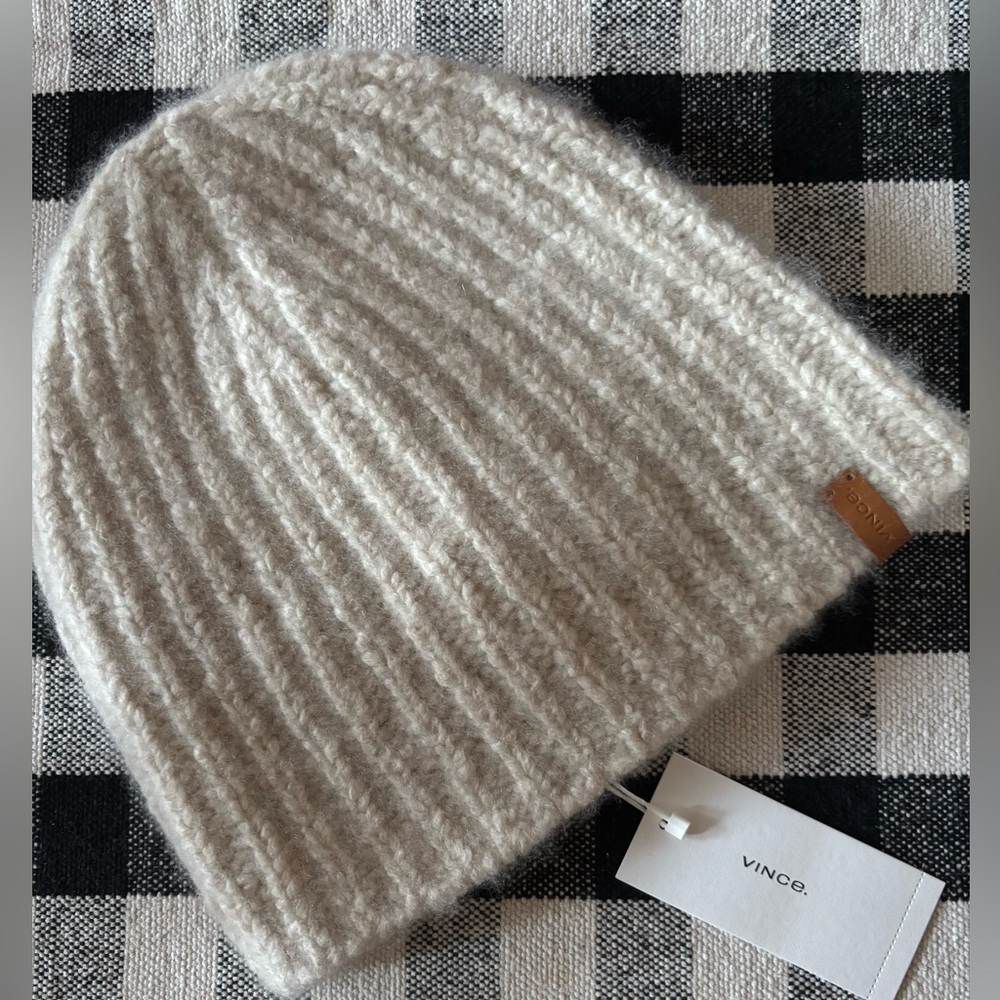 NWT Vince Women Ribbed Cashmere and Silk-blend Beanie Hat Cream One Size